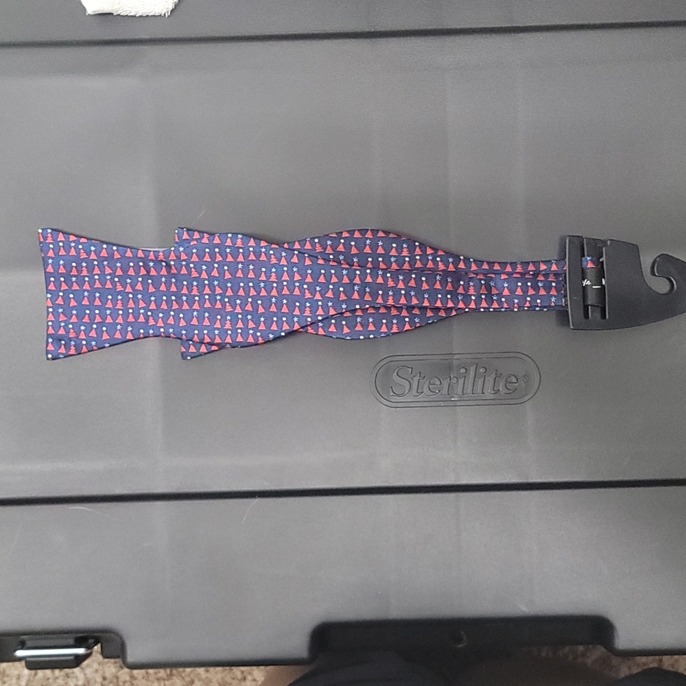 New Christmas Bow Tie.  NEW!!